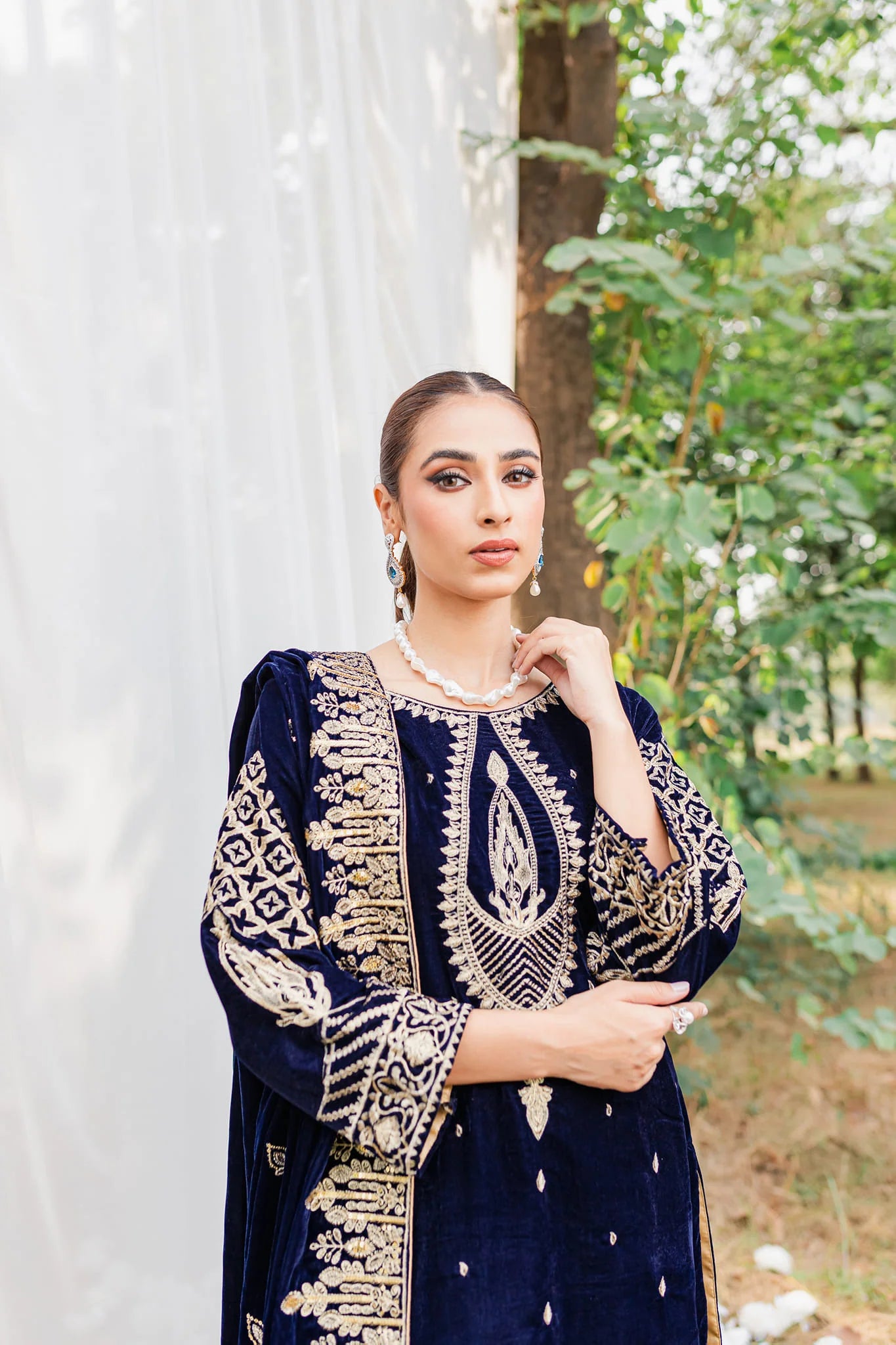 3PCs Velvet Embroidered Dress With Velvet Embroidered Shawl - zab967