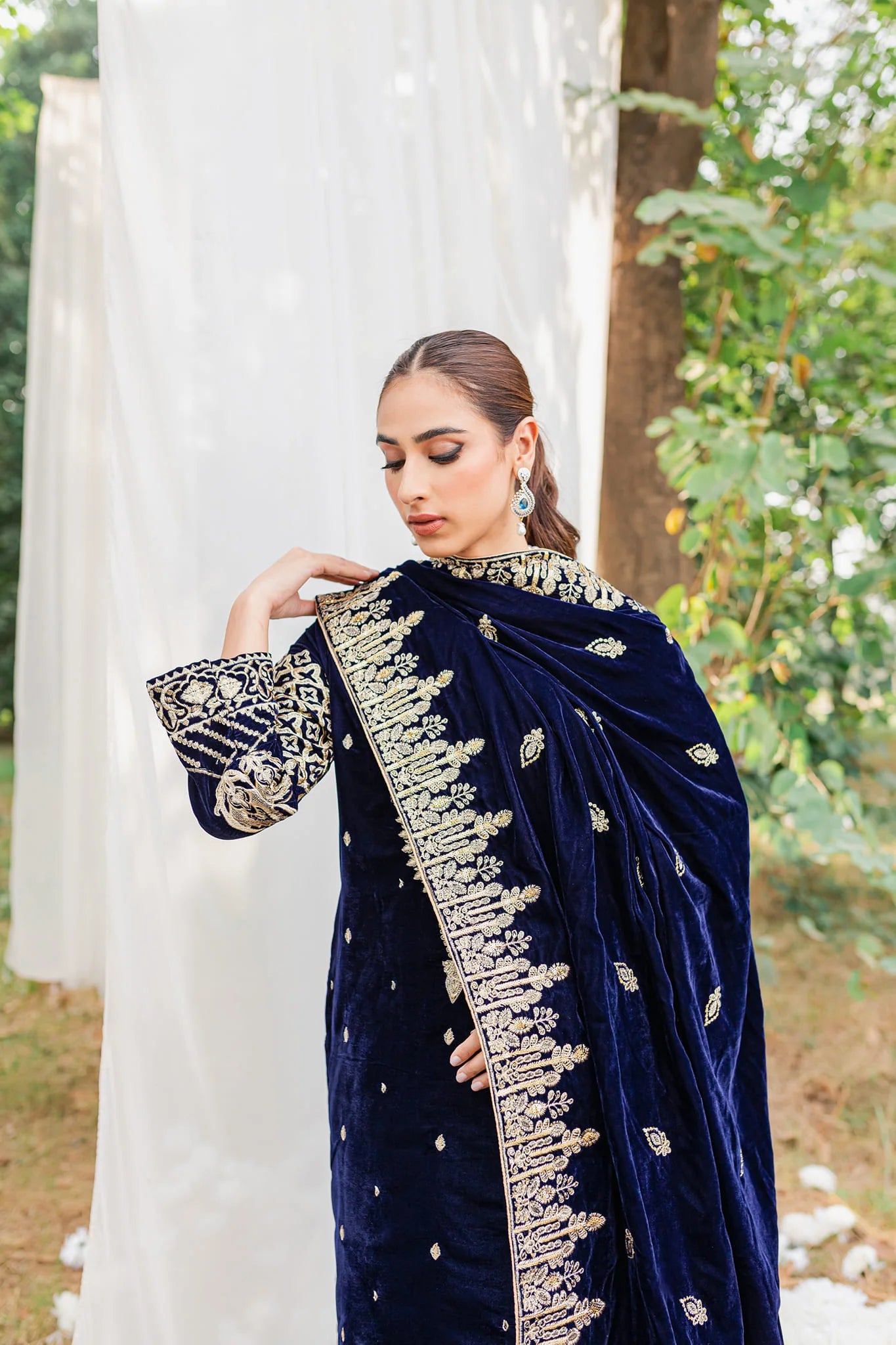 3PCs Velvet Embroidered Dress With Velvet Embroidered Shawl - zab967