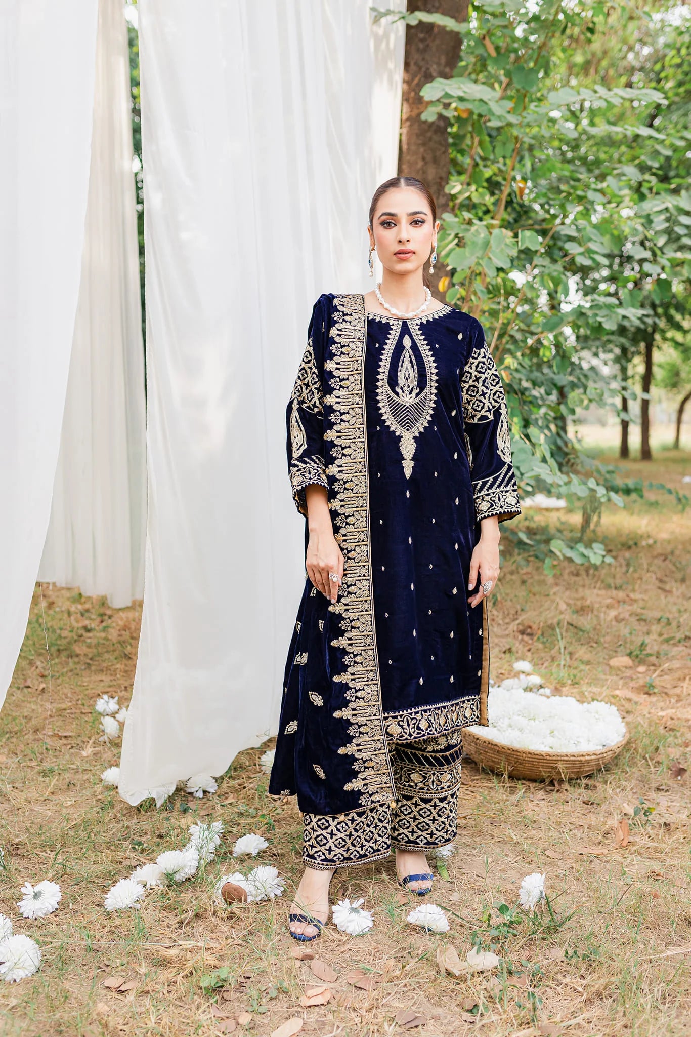 3PCs Velvet Embroidered Dress With Velvet Embroidered Shawl - zab967