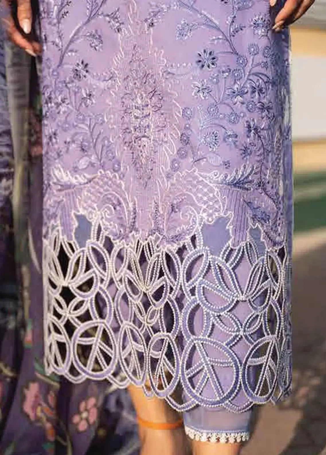 3.Piece Unstitched Heavy Embroidered Lawn Suit With Digital Printed Silk Dupatta. ZAB489