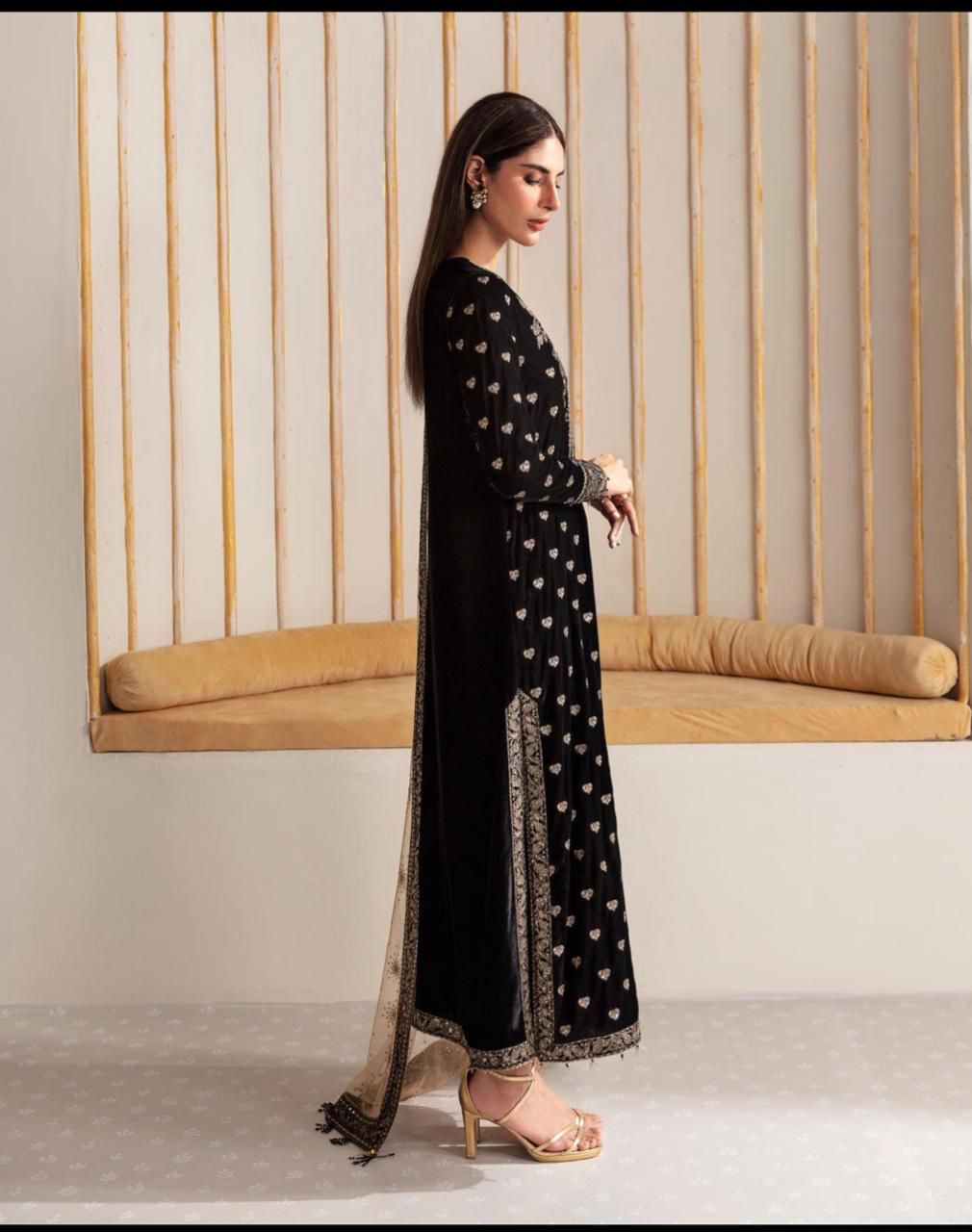 zab963 Winter Unstitched 3PCs Embroidered Velvet Dress With Embroidered Organza Dupatta
