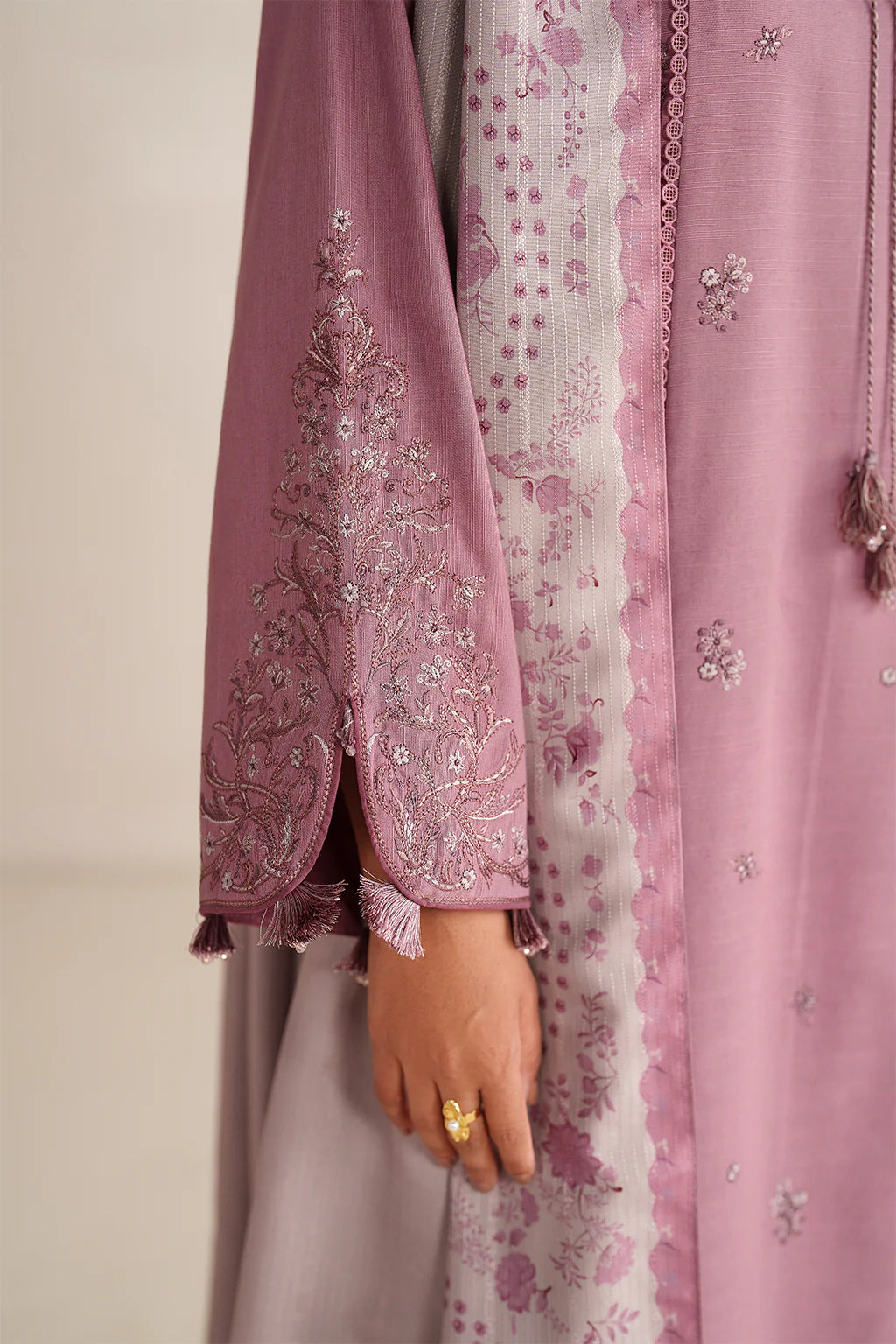 iznik - Winter 3PC Dhanak Embroidered Suit - zab1267