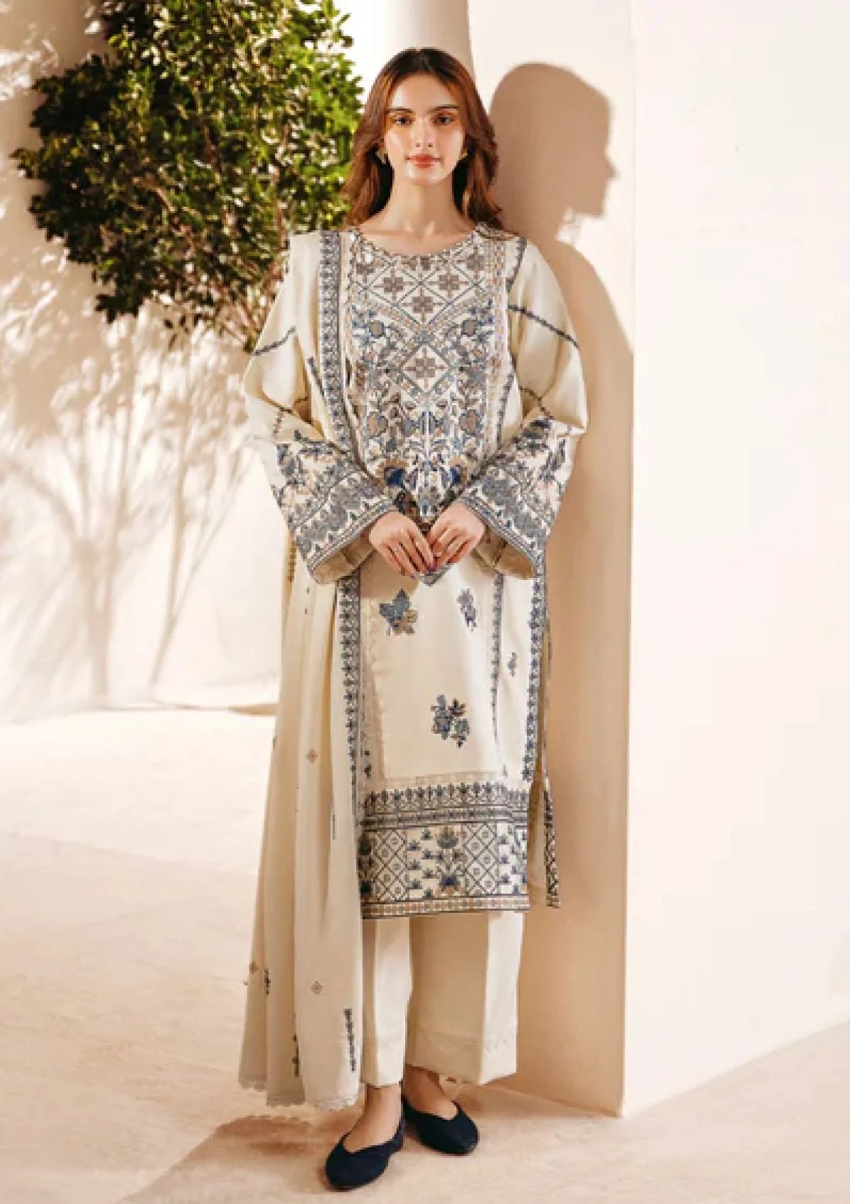 Jazmin - Winter 3PC Dhanak Embroidered Suit - zab1135