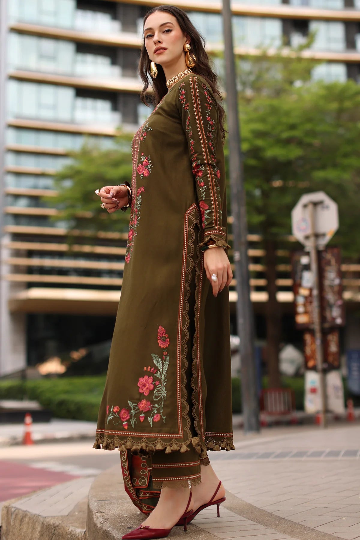 Charizma - Winter 3PC Karandi Digital Printed Dress - zab1550