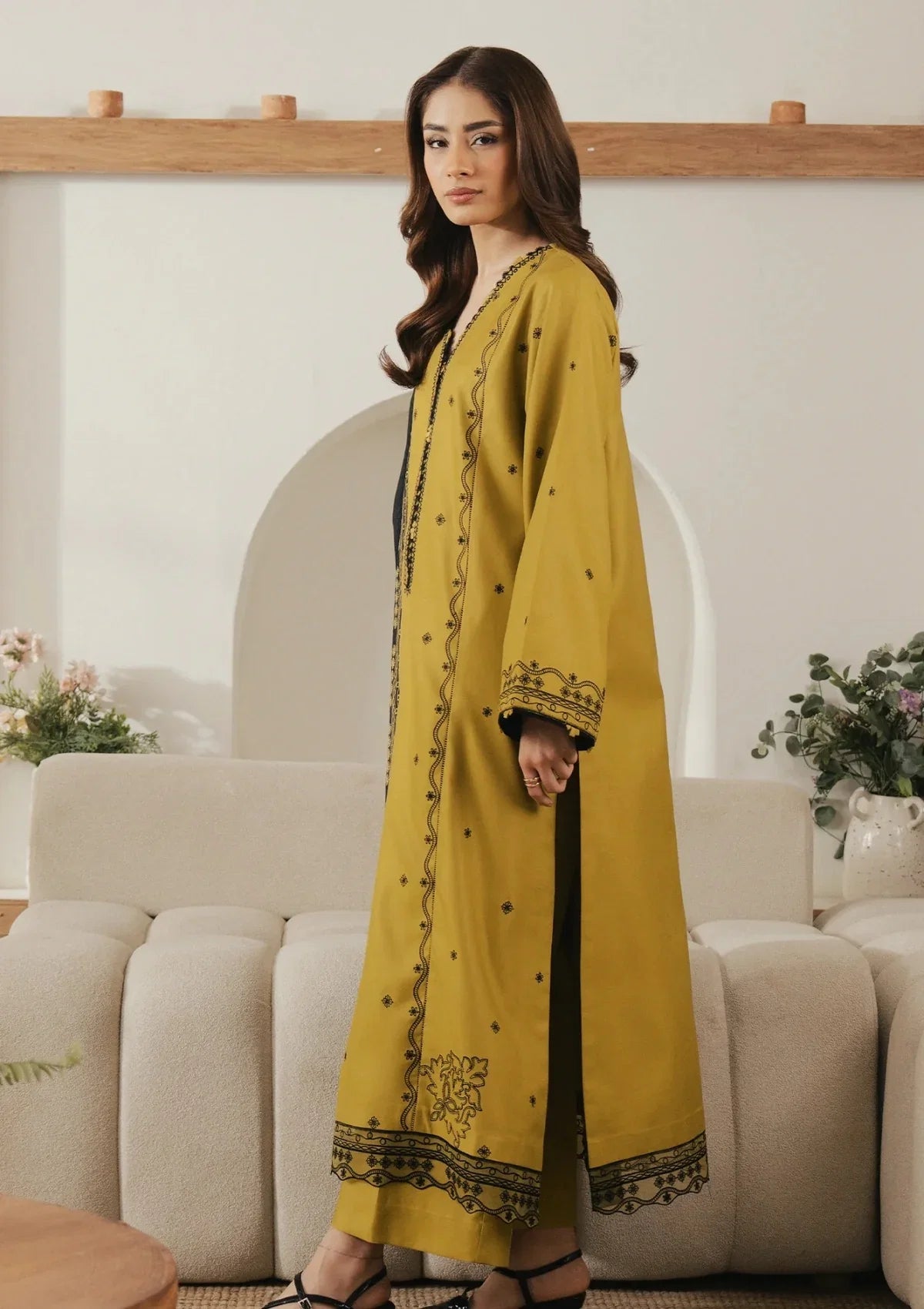 Motifz - Winter 3PC Dhanak Embroidered Suit - zab1506