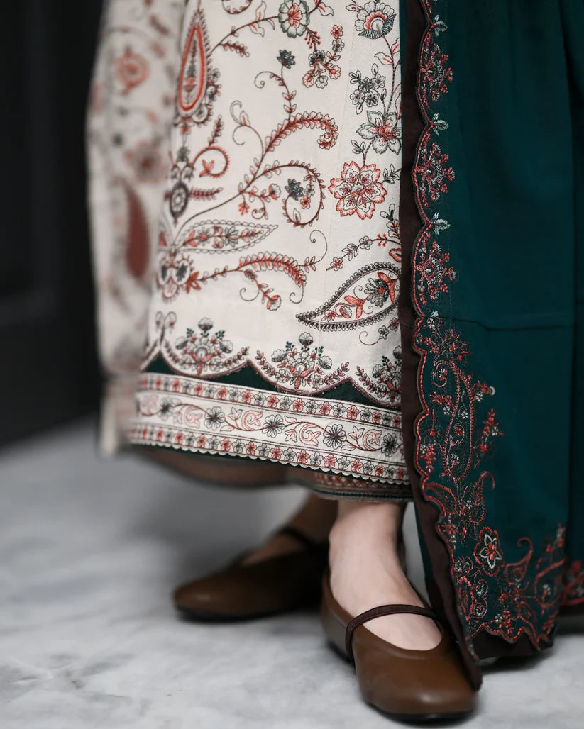 Izel - Winter 3PC Dhanak Embroidered Suit - zab1529