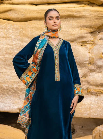 Zainab Chottani - Velvet Dress with Print Karandi shawl - zab950