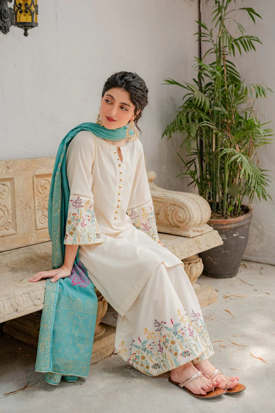 zab683 off white Dhanak Embroidered three piece With Dhanak Shawl