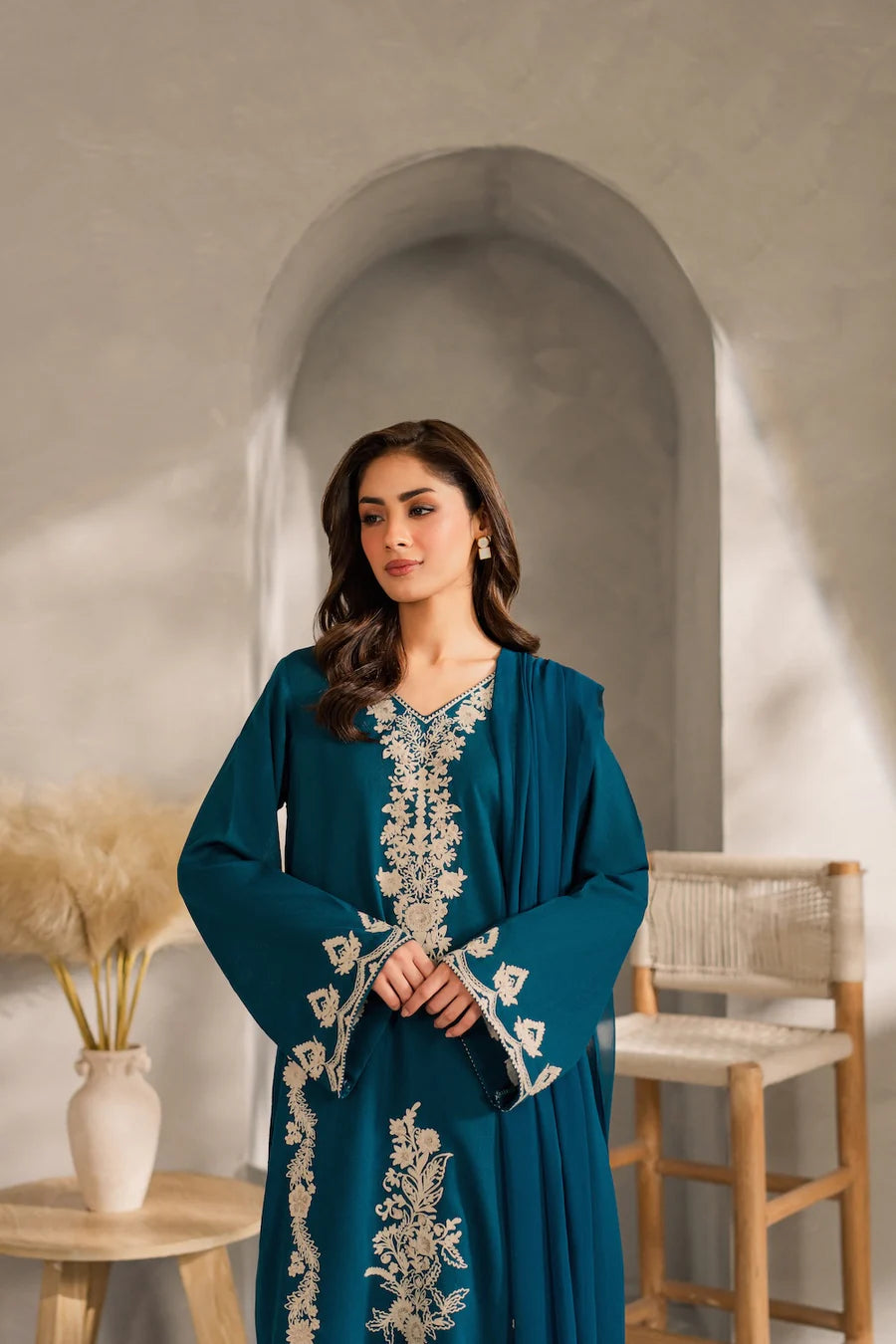 iznik - Winter 3PC Dhanak Embroidered Suit - zab1292