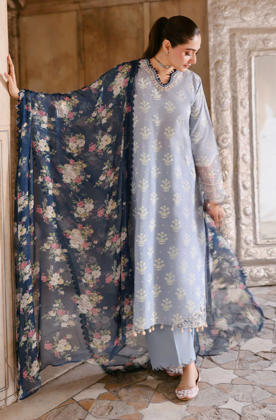 Mushq - 3PC LAWN HEAVY CHIKENKARI EMBROIDERED SUIT - zab1438