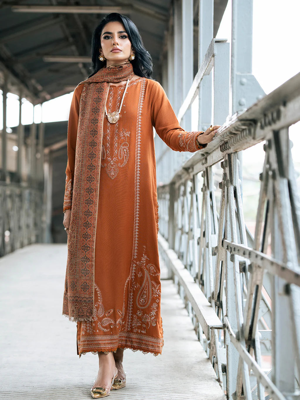 izel - Winter 3PC Dhanak Embroidered Suit - zab1262