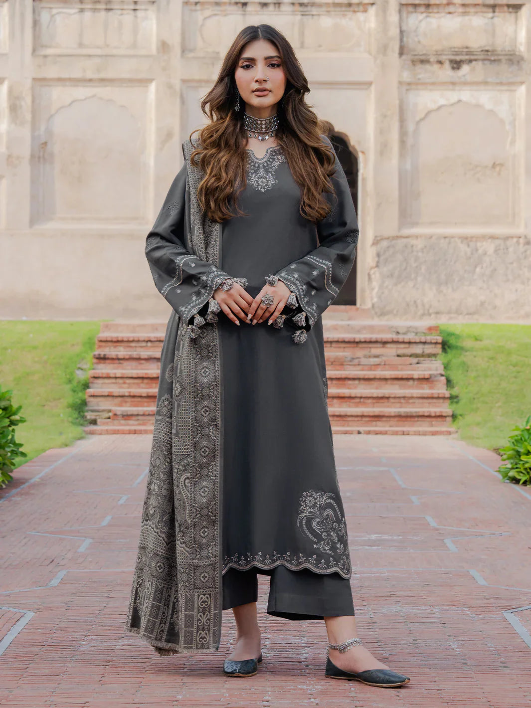 izel - Winter 3PC Dhanak Embroidered Suit - zab1252