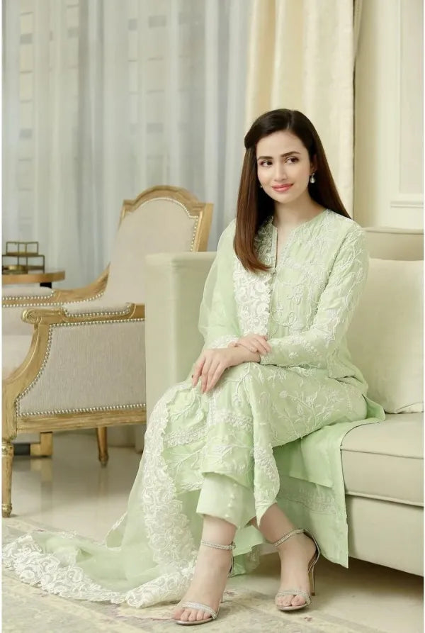 Bareeze - 3PC Lawn Heavy Embroidered Shirt With Organza Embroidered Dupatta ZAB403